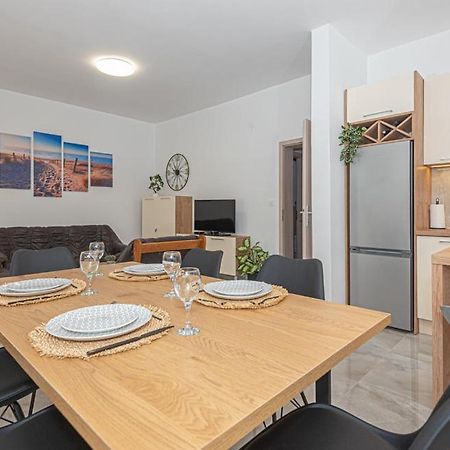 Holiday Home Gveric Водице Екстериор снимка